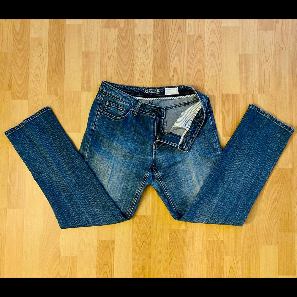 LIKE NEW St. John’s Bay Women’s Jeans